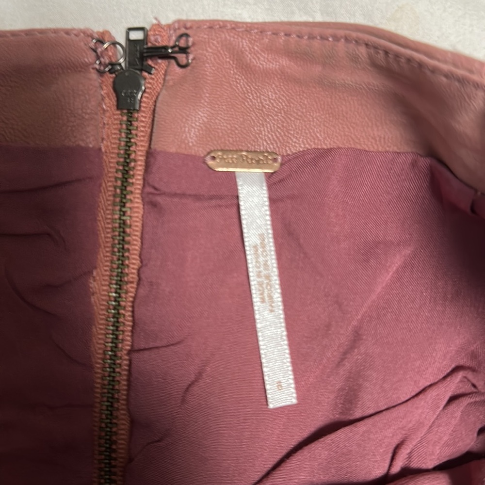 Free People Modern Femme vegan suede mini skirt in rose - Picture 8 of 10
